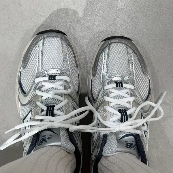 [BUNJANG] New Balance 530 Silver Sneakers / 뉴발란스 530 실버 235 새제품