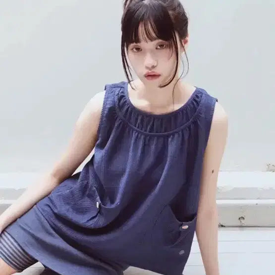 [BUNJANG] Offish Shirring Neck Pocket Sleeveless Top (New) / 오피쉬 셔링 나시(새상품)