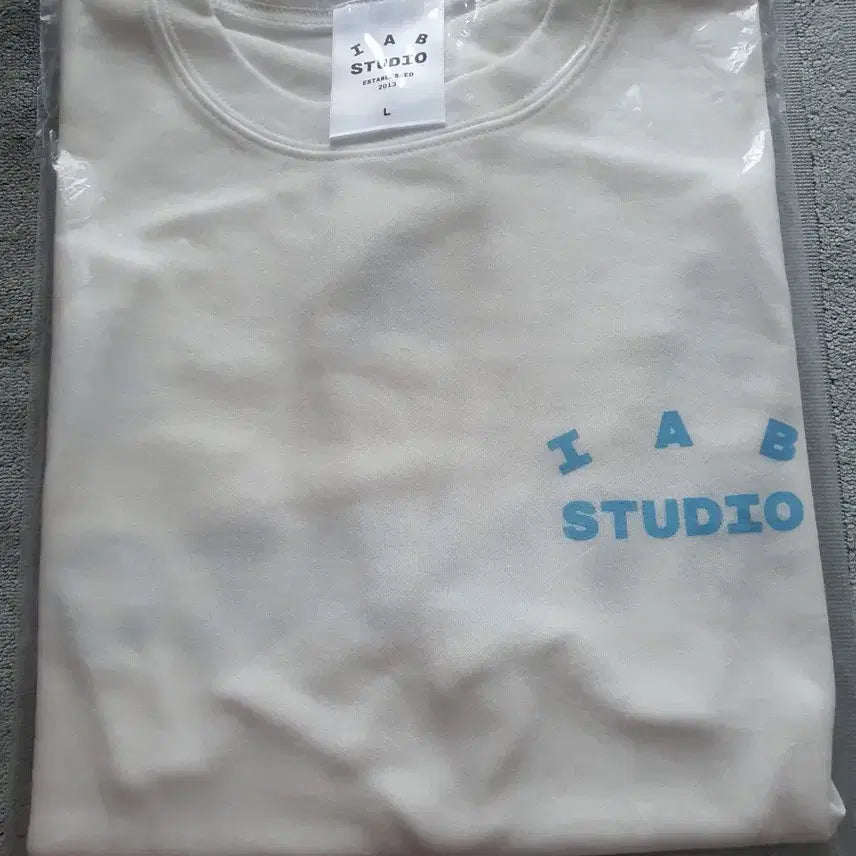 [BUNJANG] IAB STUDIO Logo Short Sleeve T-Shirt White L / IAB STUDIO 반팔 티셔츠 화이트L