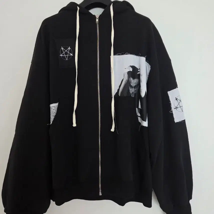 [BUNJANG] Sunday Off Club Patch Design Zip-Up Hoodie / 선데이오프클럽 후드집업