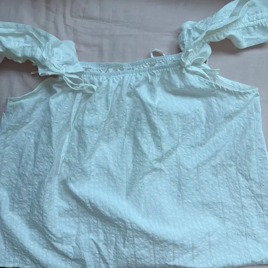 [BUNJANG] NyuNyu White Shirring Blouse / NyuNyu 뉴뉴 화이트 셔링 블라우스