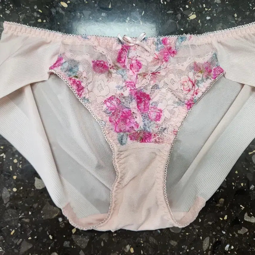 [BUNJANG] Women's Floral Lace Bikini Briefs / 화사한 여성팬티- 중고
