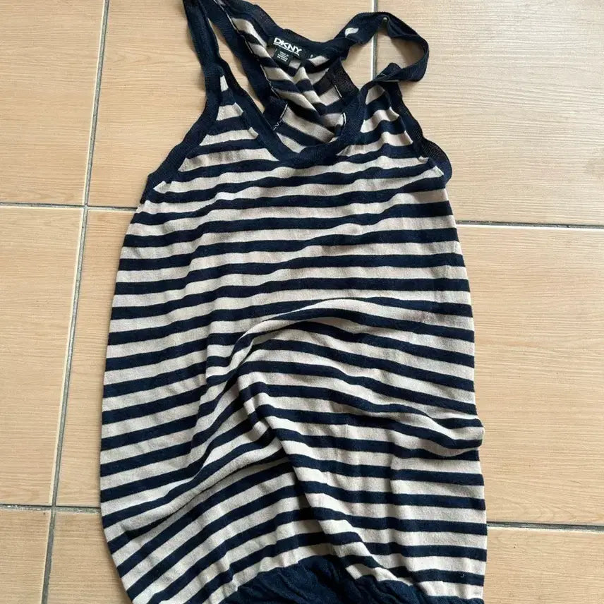 [BUNJANG] DKNY Sleeveless Top / DKNY 슬리브리스