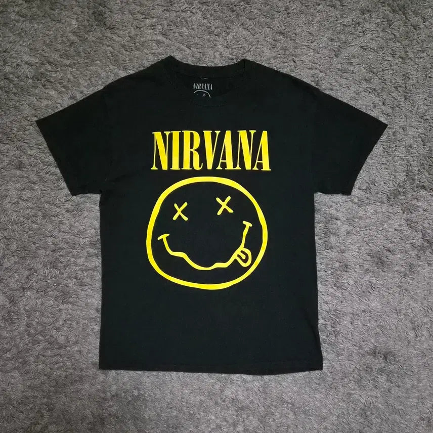 [BUNJANG] Nirvana Smiley Band T-Shirt / M)너바나 반팔 티셔츠 스마일 빈티지 공식 밴드티 굿즈