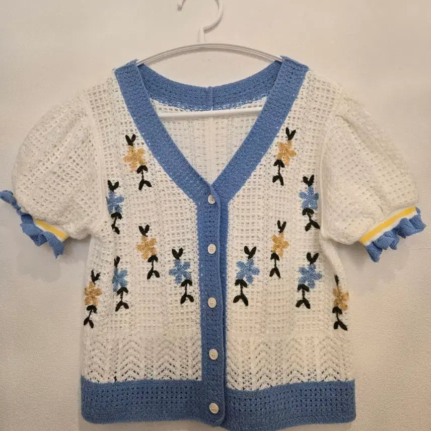 [BUNJANG] Flower Crochet Puff Sleeve Cardigan (White, Blue) / 플라워 크로셰 퍼프 가디건 (화이트, 블루)