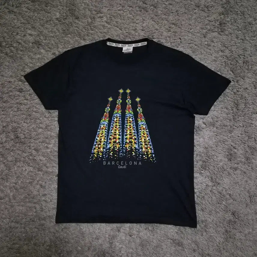 [BUNJANG] Barcelona Gaudí Cathedral Graphic T-Shirt / M)스페인 바르셀로나 가우디 기념품 굿즈 반팔 티셔츠 빈티지 성당