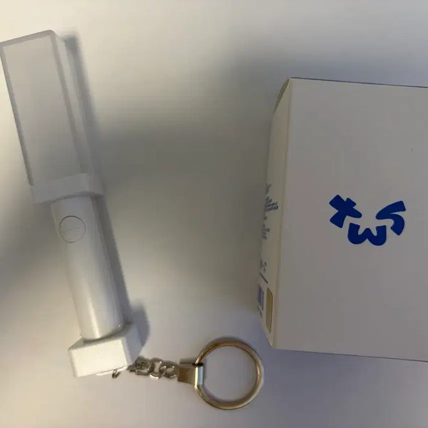 [BUNJANG] TWS Official Lightstick Keyring (Unsealed) / [개봉] 투어스 tws 응원봉 키링 신유 도훈 영재 한진 지훈 경민