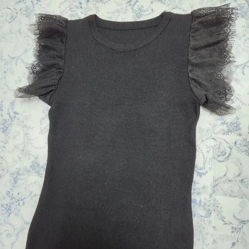[BUNJANG] Black Lace Frill Sleeve Knit Top / 새상품 블랙레이스 니트