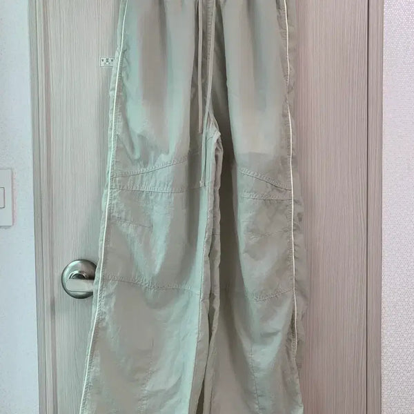 [BUNJANG] No Contents Windshield Pants Light Beige / 노컨텐츠 윈드 쉴드 팬츠 라이트베이지