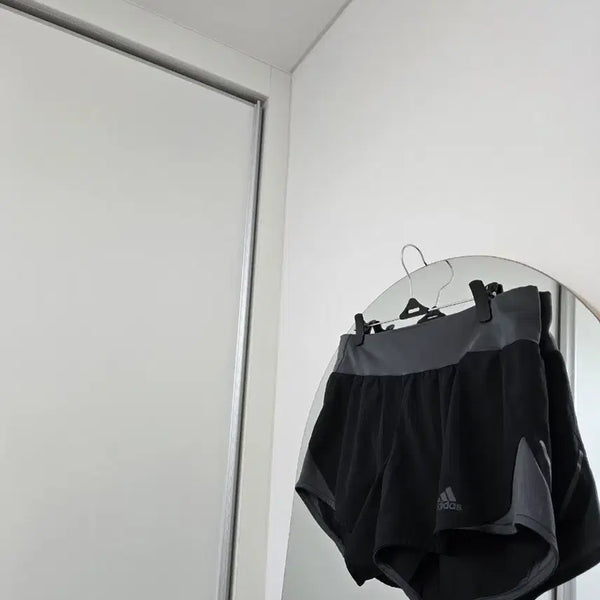 [BUNJANG] Adidas Women's Running Shorts - Black, Size S / 여성 아디다스 러닝팬츠 러닝쇼츠 런닝 트레이닝 운동반바지 S