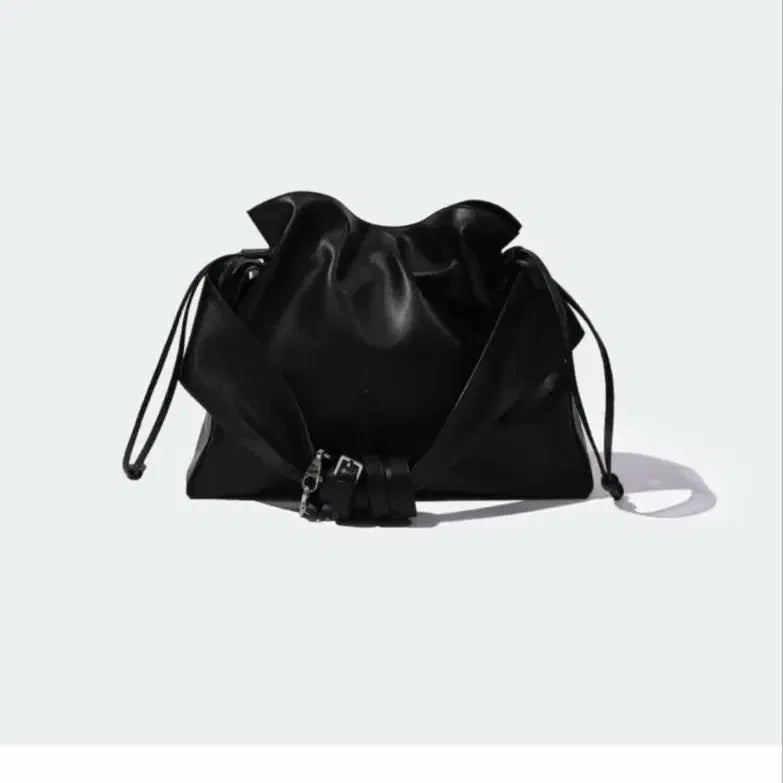 [BUNJANG] YOOX Telephone Bag Medium Black / 유지 텔레폰 백 미디움 블랙