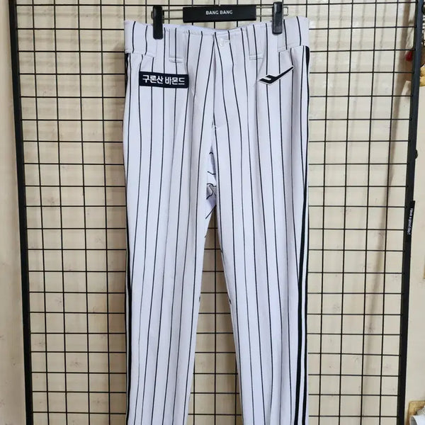 [BUNJANG] LG Twins Kim Jung-min Coach 22-23 Season Game-Worn Baseball Pants (34-inch Waist) / LG 트윈스 22-23시즌 김정민 코치 실착 허리34인치
