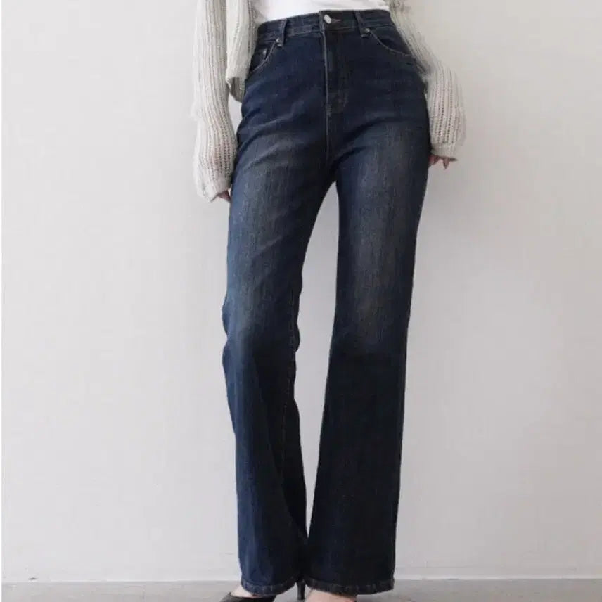 [BUNJANG] Months Slim Bootcut Pants [Mid Blue] / 먼스 슬림 부츠컷 팬츠 [미드블루]