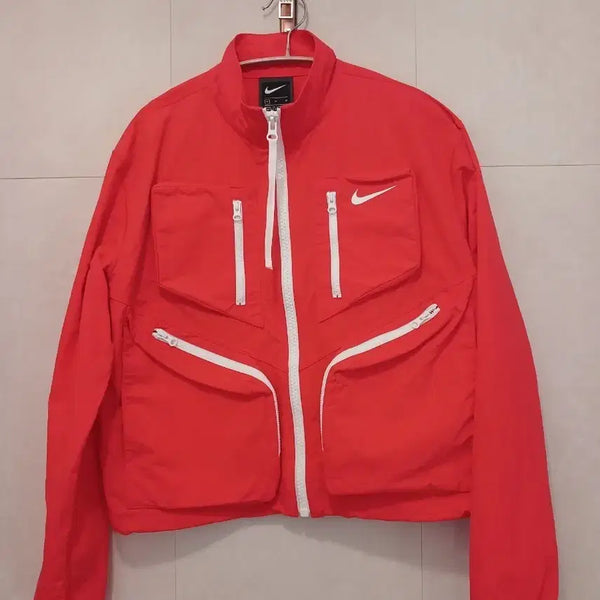 [BUNJANG] Nike Women's Jumper M Size / 나이키 정품 여성 점퍼 M 사이즈