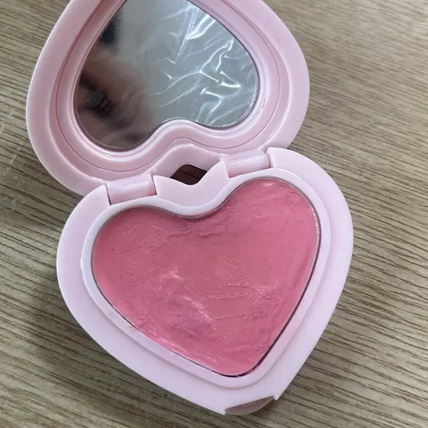 [BUNJANG] AOU Soft Cream Blusher 01 Hachubol Cheek Karina / 에이오유 보들 크림 블러셔 01 하츄볼 치크 카리나 손민수