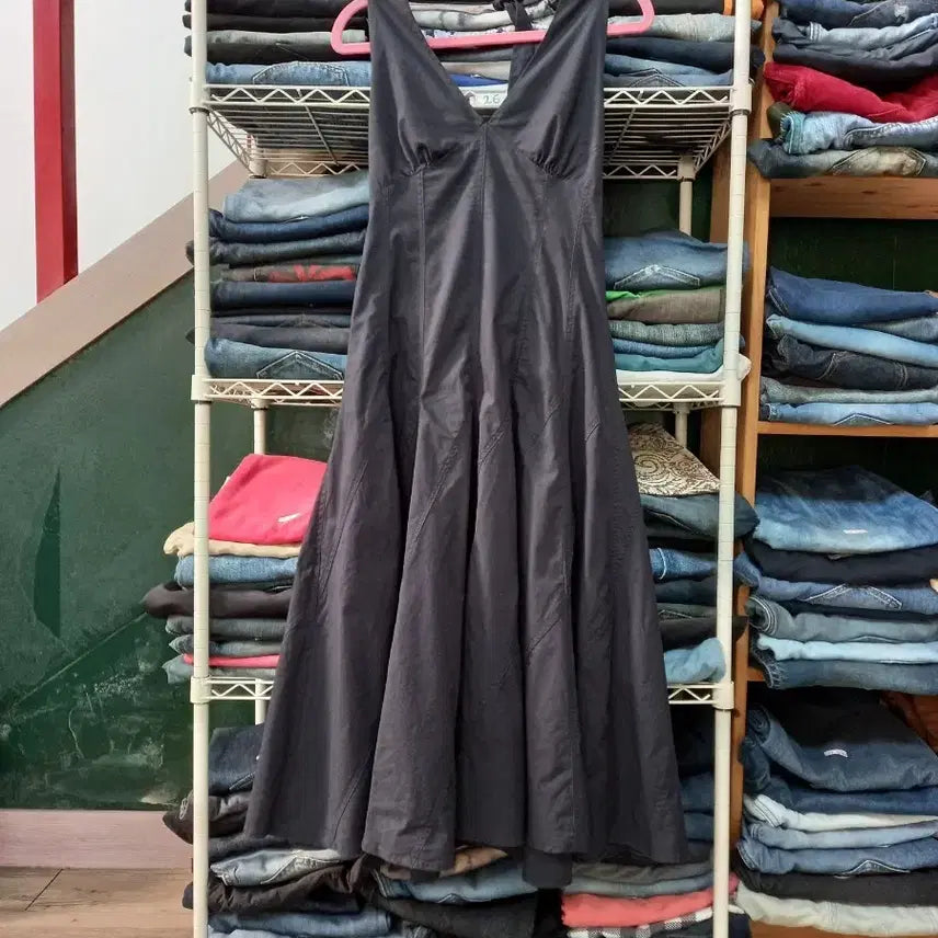 [BUNJANG] Zara Halterneck Flare Stretch Dress Navy M / M90 ZARA 홀터넥 스판 플레어 원피스 네이비 M-25