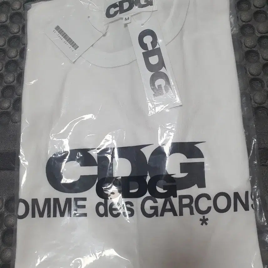 [BUNJANG] Comme des Garçons CDG Short Sleeve T-Shirt White M / CDG 꼼데가르송 반팔티 화이트 M
