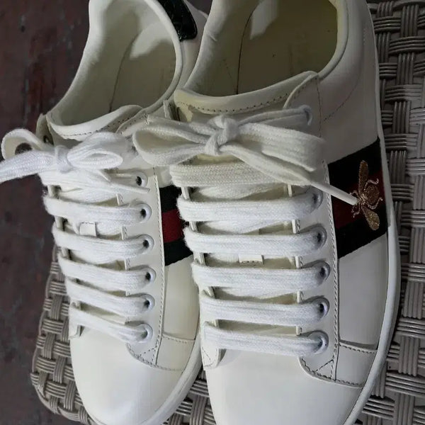 [BUNJANG] Gucci Bee Detail White Sneakers / 구찌 스니커즈 꿀벌 디테일 화이트 235