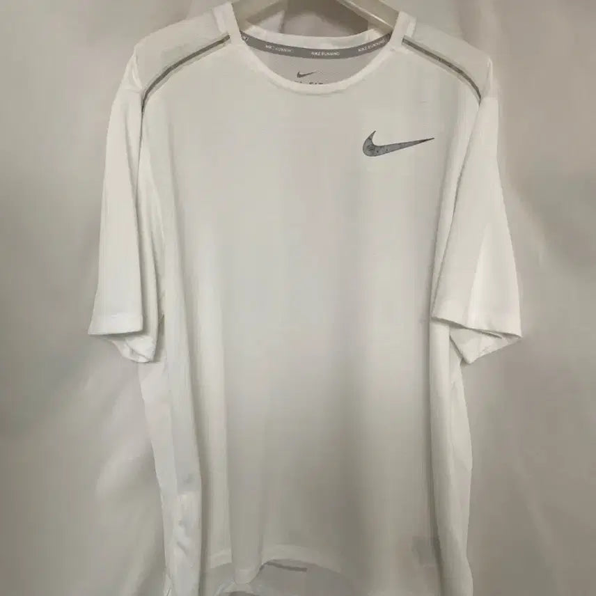 [BUNJANG] Nike Dri-FIT Running T-Shirt XL White / 나이키 러닝 드라이핏 기능성 반팔티 XL 105 화이트