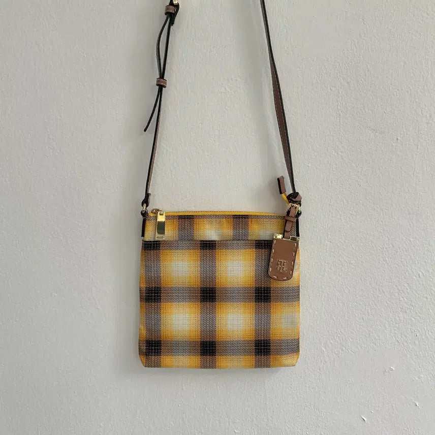 [BUNJANG] Tommy Hilfiger Julia Crossbody Bag / 타미힐피거 줄리아 크로스백