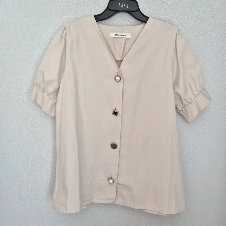 [BUNJANG] Stylesfor Style Forest Pearl Button Blouse Beige / 스타일숲 진주 단추 블라우스 베이지