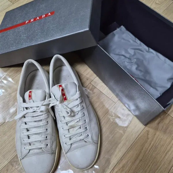 [BUNJANG] PRADA Vitello Montana White Sneakers (Size 8.5) / 프라다 PRADA 비텔로 몬타나 화이트 스니커즈 8반 (275)