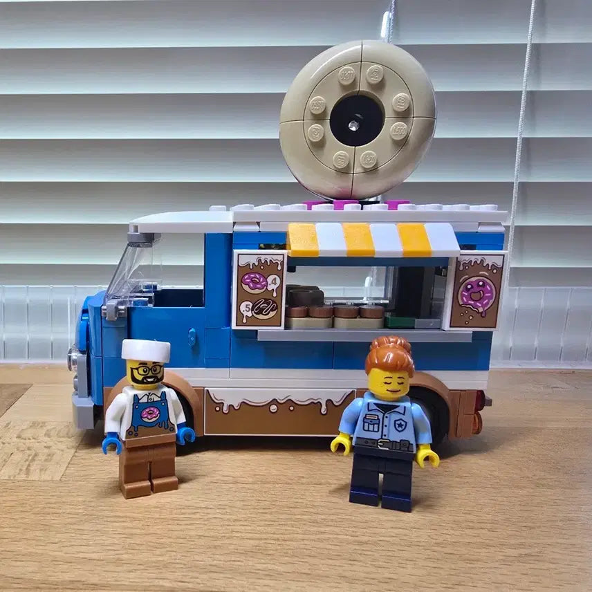 [BUNJANG] LEGO City Donut Truck 60452 Building Set / 레고 시티 도넛트럭 60452