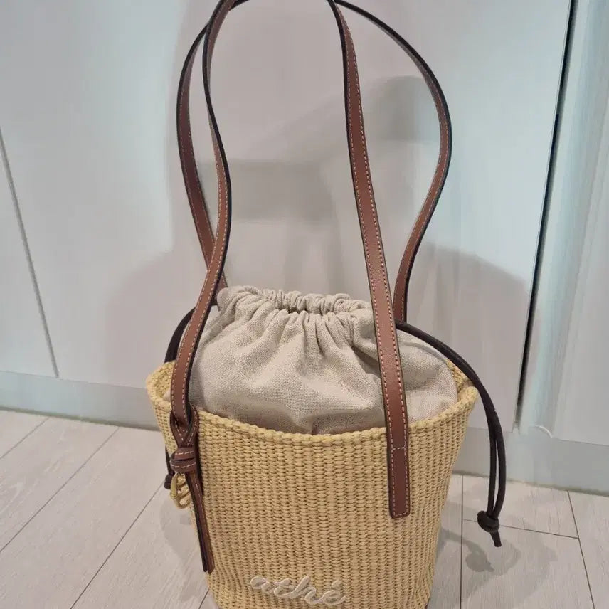 [BUNJANG] Atter Vanessa Bruno Raffia Shoulder Bag / 아떼 바네사부르노 라피아 숄더백