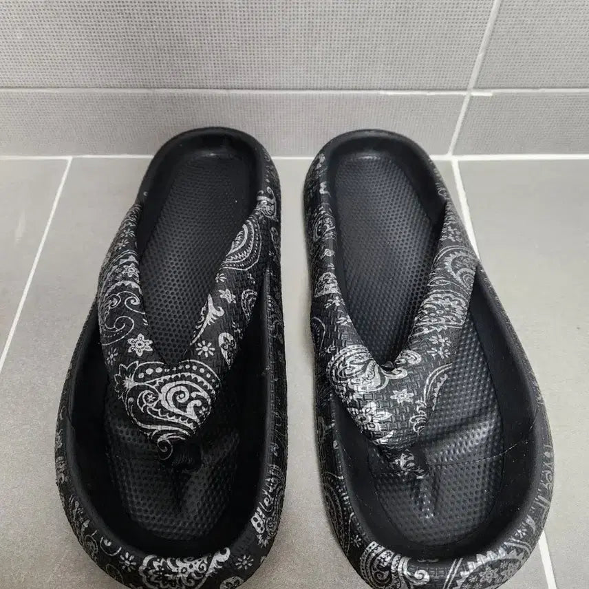 [BUNJANG] Patterned Flip-Flop Slippers Size 265-270 / 패턴 쪼리 슬리퍼 265~270