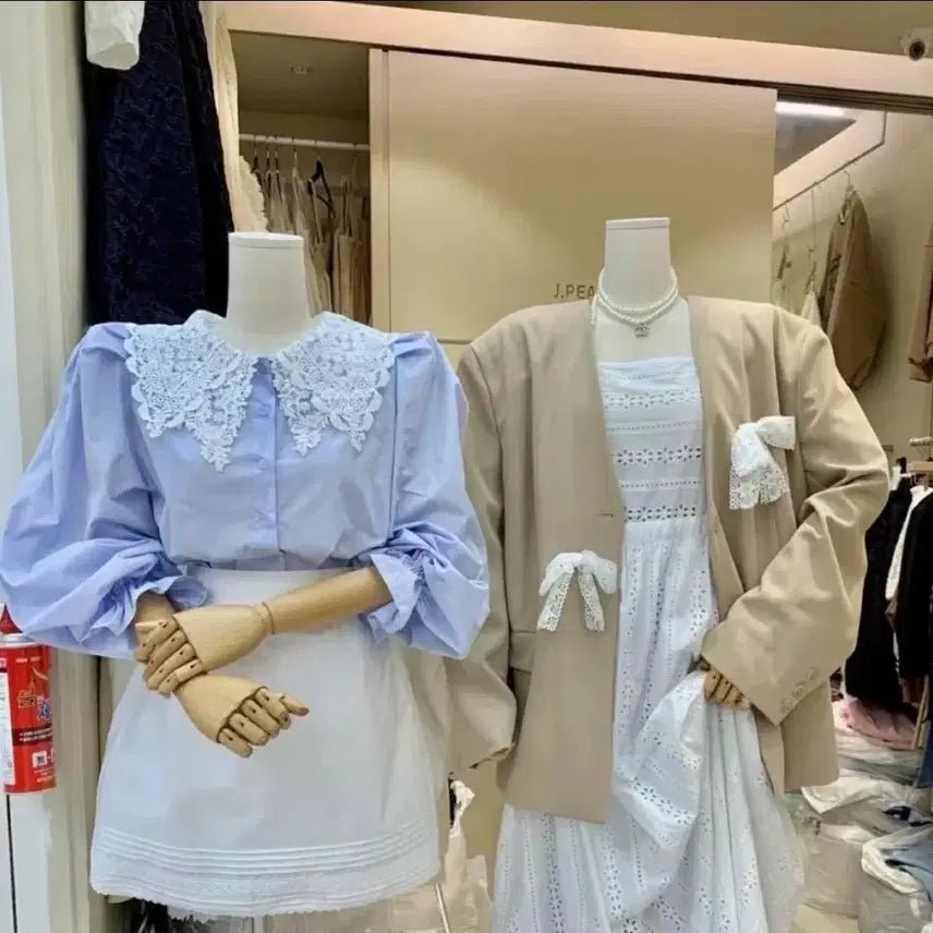 [BUNJANG] Sky Blue Lace Collar Blouse (Cropped) / 하늘색 레이스 카라 블라우스