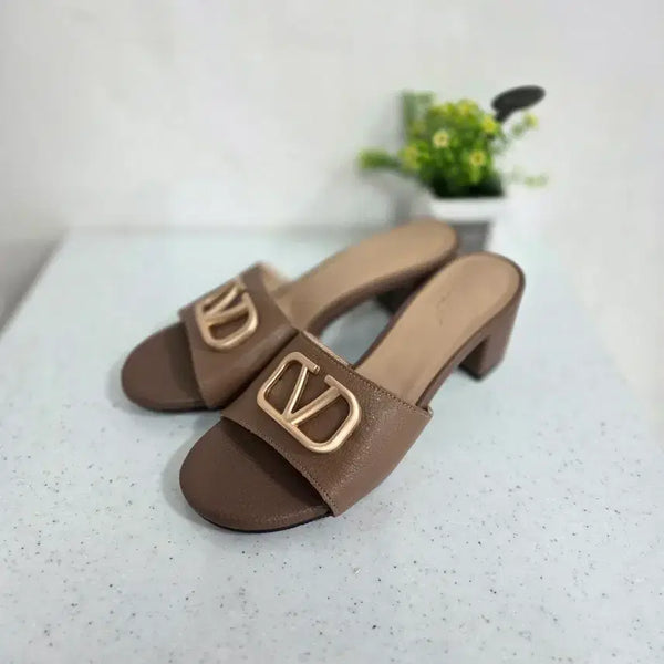 [BUNJANG] ARAN Brown V Logo Mules / ARAN 브라운 V로고 뮬 230