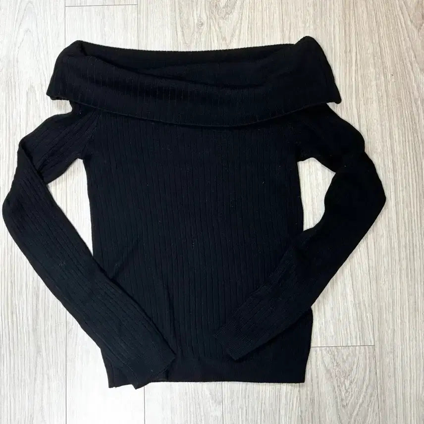 [BUNJANG] H&M Black Off-Shoulder Ribbed Knit Sweater / H&M 블랙 오프숄더 골지 니트