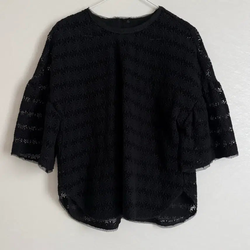 [BUNJANG] Time Black Lace Blouse / 타임 블랙 레이스 블라우스