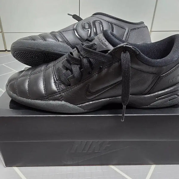 [BUNJANG] Nike Total 90 All Black Leather Indoor Football Shoes / 나이키 토탈90 슈즈 블랙