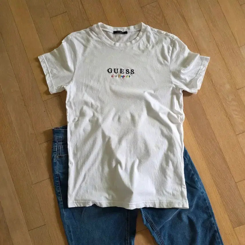 [BUNJANG] Guess Basic Logo Short Sleeve T-Shirt White (Size M) / 게스 반팔티 화이트 M사이즈