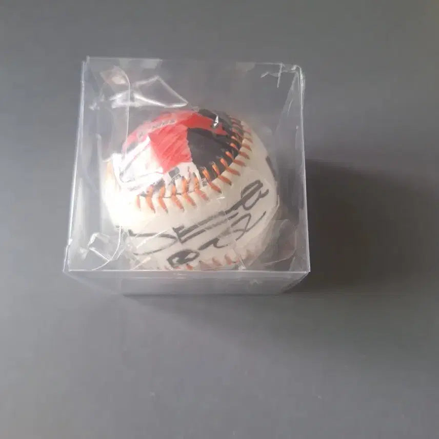 [BUNJANG] Kim Tae-kyun Autographed Baseball / 김태균 포토볼 친필싸인볼