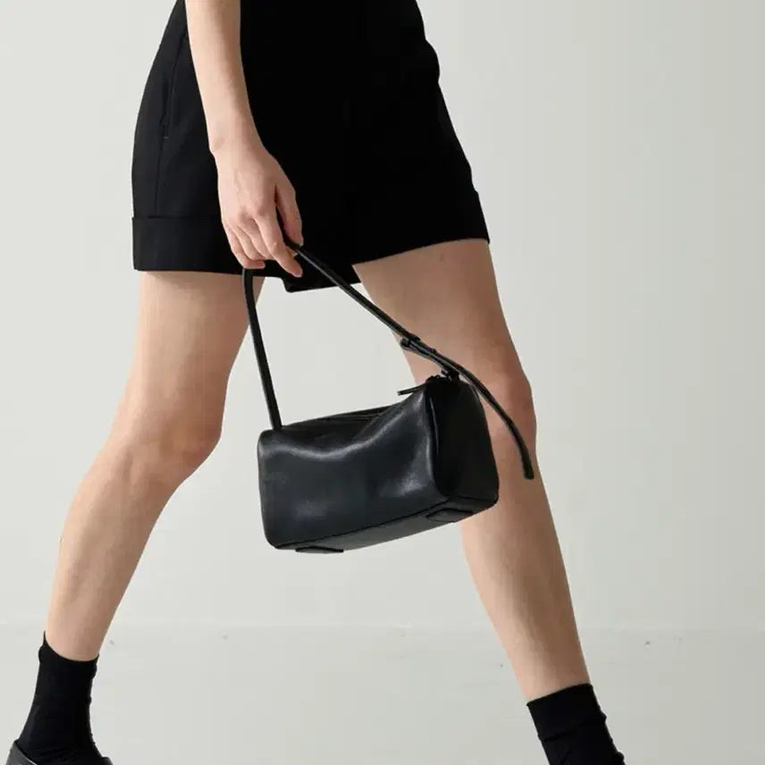 [BUNJANG] Facade Pattern Vintage Cabin Bag Black Sheepskin Leather / 파사드패턴 빈티지 캐빈 백 블랙