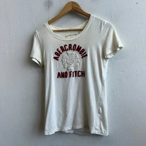 [BUNJANG] Abercrombie & Fitch Appliqué Short Sleeve T-Shirt Women's / 아베크롬비 아플리케 반팔 티셔츠 우먼즈