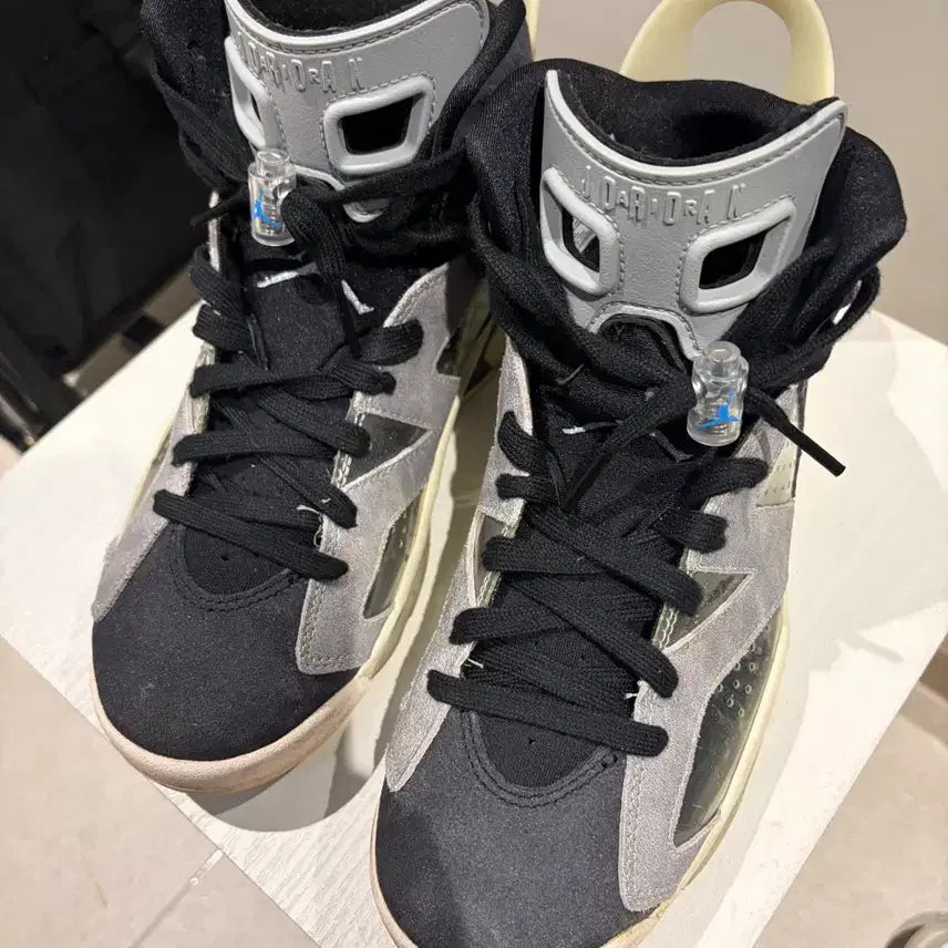 [BUNJANG] Jordan 6 Retro Tech Chrome / (W) 조던 6 레트로 테크 크롬 250