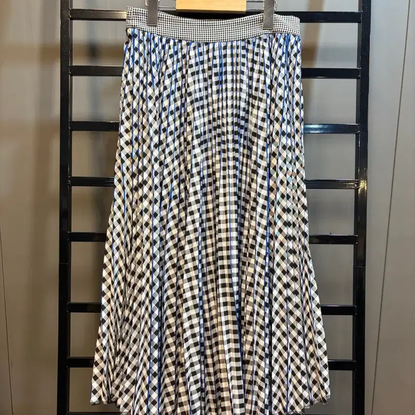 [BUNJANG] Chiris Chic Gingham Check Pleated Long Skirt Black Blue Line / [M] 크리스시크 깅엄체크 플리츠 롱스커트 블랙 블루라인 2.5