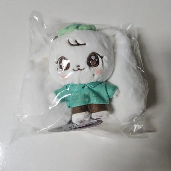 [BUNJANG] IVE Wonyoung Everland MD Doll Keychain (Sealed) / 미개봉 제품 아이브 원영. 에버랜드 MD 인형 키링
