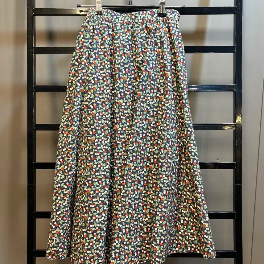 [BUNJANG] LEELIN Cherry Pattern Flare Long Skirt (Free Size) / FREE사이즈 리린(LEELIN) 체리 패턴 플레어 롱 스커트 1.9