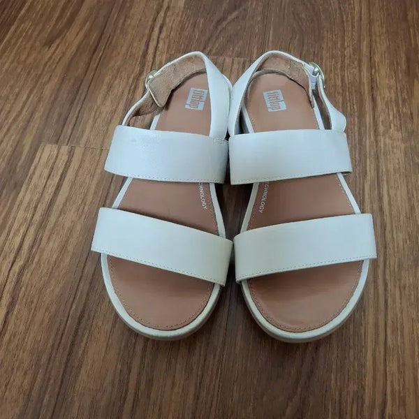 [BUNJANG] Fitflop Graciella Leather Sandals Beige US 8 / 핏플랍 그라시에 레더 샌들 연베이지계열   37