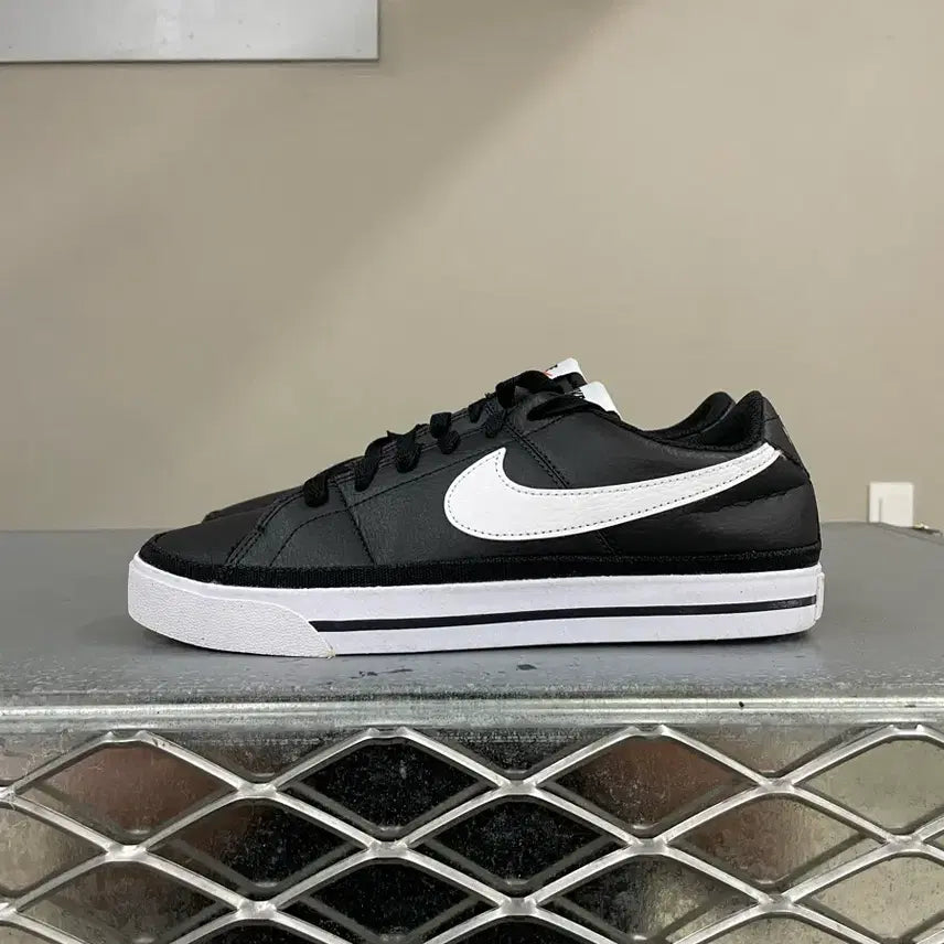 [BUNJANG] Nike Court Legacy Next Nature Sneakers 255 / 나이키 코트 레거시 넥스트 네이처 255