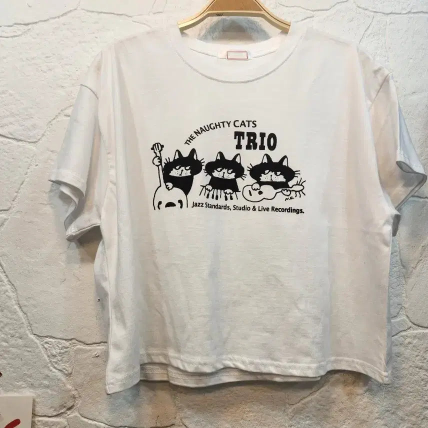 [BUNJANG] Cute Cat Crop T-Shirt (New) / 귀여운고양이크롭반팔티(새상품)
