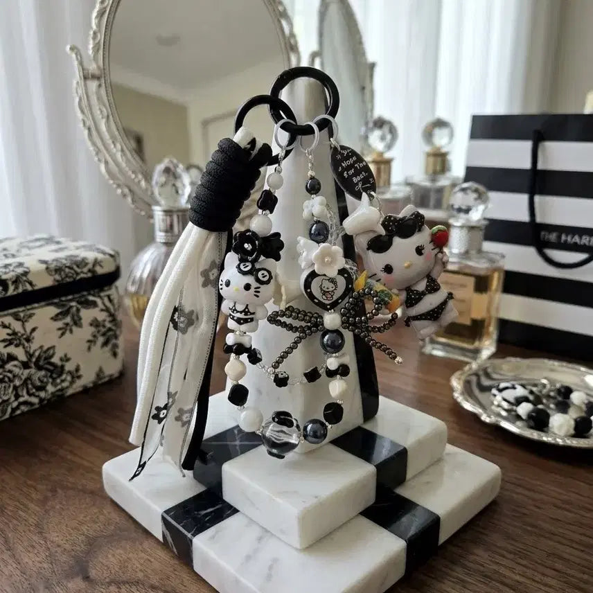 [BUNJANG] Hello Kitty Beaded Keychain Set / 헬로키티 비즈 키링 세트