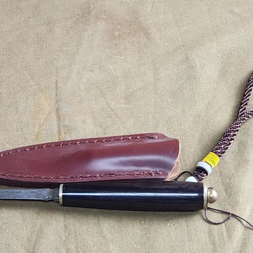 [BUNJANG] Damascus Pattern Natural Ebony, Brass, Leather Sheath Dagger Knife / 다마스커스 문양과 천연 흑단,황동,가죽집 해괴칼