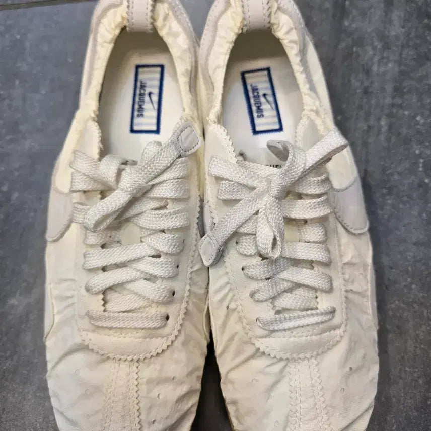 [BUNJANG] Jacquemus x Nike Collaboration White Sneakers / 자크뮈스  나이키 콜라보화이트 스니커즈