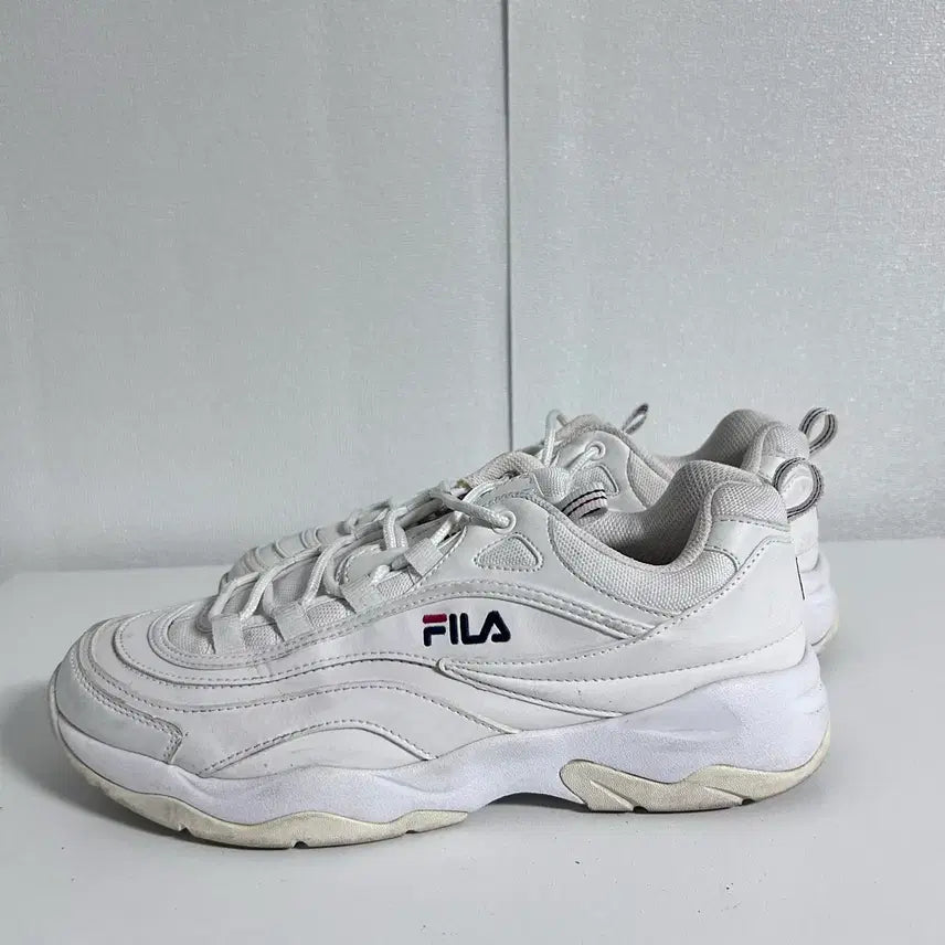 [BUNJANG] Fila Sneakers (270) / 휠라 운동화 (270)