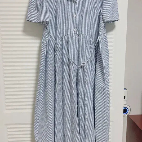 [BUNJANG] Focus Seersucker Stripe One-Piece Dress / 포커스 시어서커 스트라이프 원피스 새상품